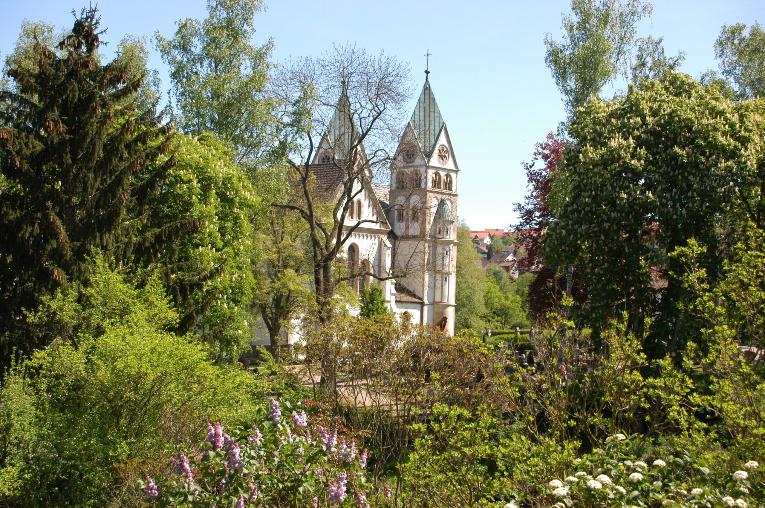 1.Bonifatiuskloster_S.12-oben-scaled